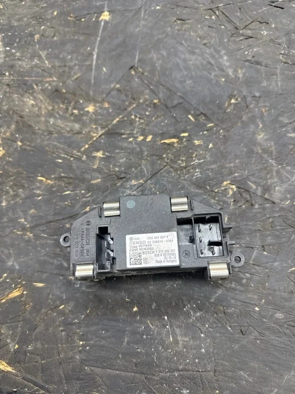 Резистор отопителя Volkswagen Passat 2005-2010 B6