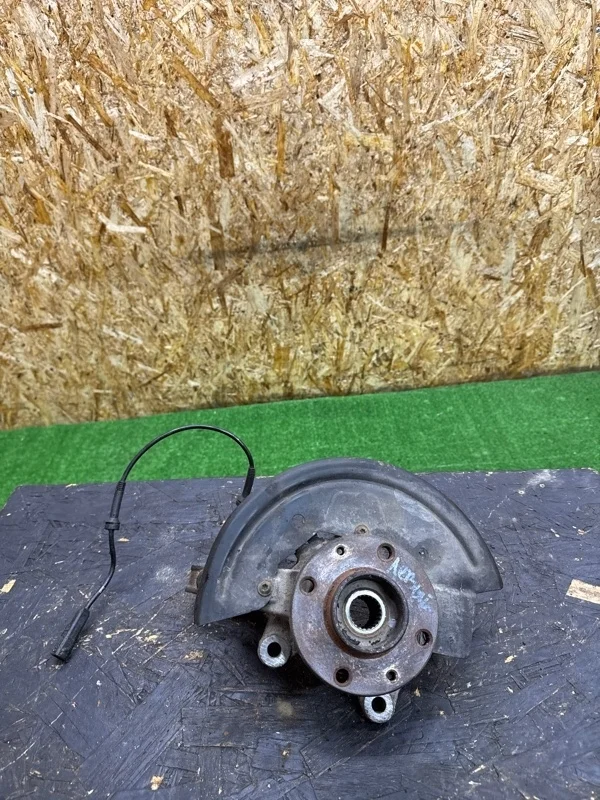 Кулак поворотный Renault Logan 2014-2022