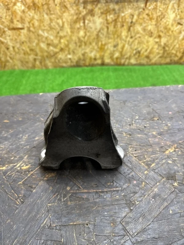 Кронштейн двигателя Audi Q7 2005-2015 4L