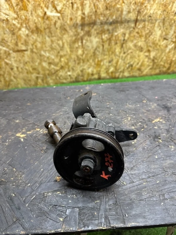 Насос гидроусилителя руля Nissan Navara 2005-2014 D40