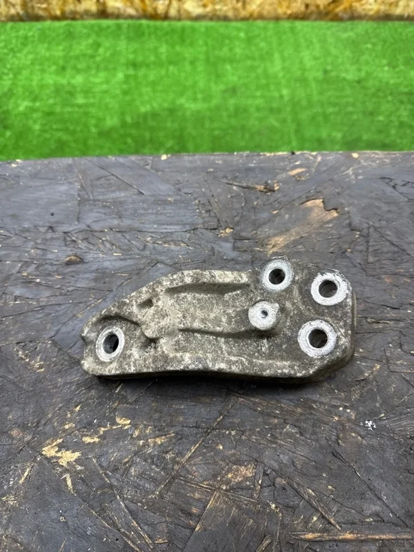 Кронштейн опоры двигателя Kia ceed 2007-2012