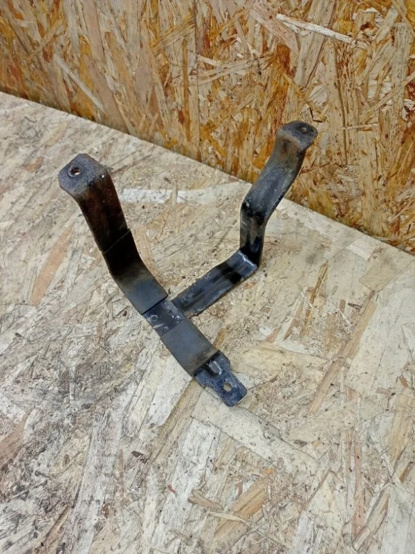 Кронштейн абсорбера Kia ceed 2007-2012