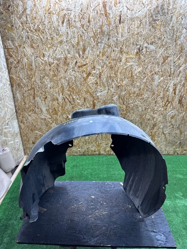 Подкрылок Ford Focus 2005-2011