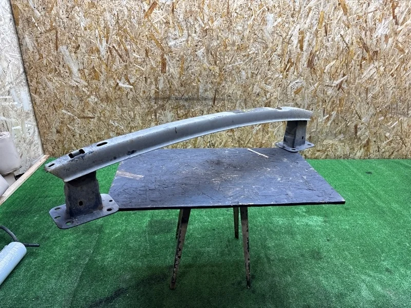 Усилитель бампера Ford Focus 2005-2011