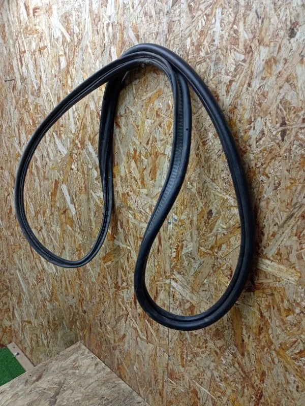 Уплотнитель багажника Renault Megane 2003-2009