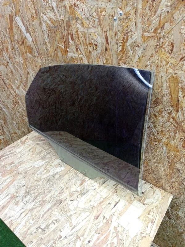 Стекло двери Chevrolet Lacetti 2003-2013