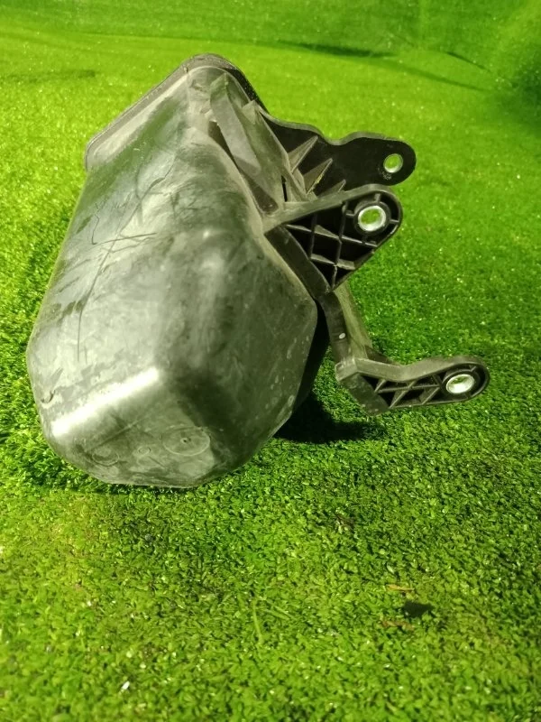 Абсорбер (фильтр угольный) Volkswagen Golf 5 2008