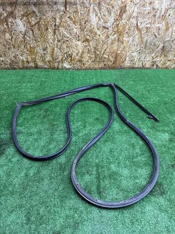 Уплотнитель двери Kia Sorento 2014 XM