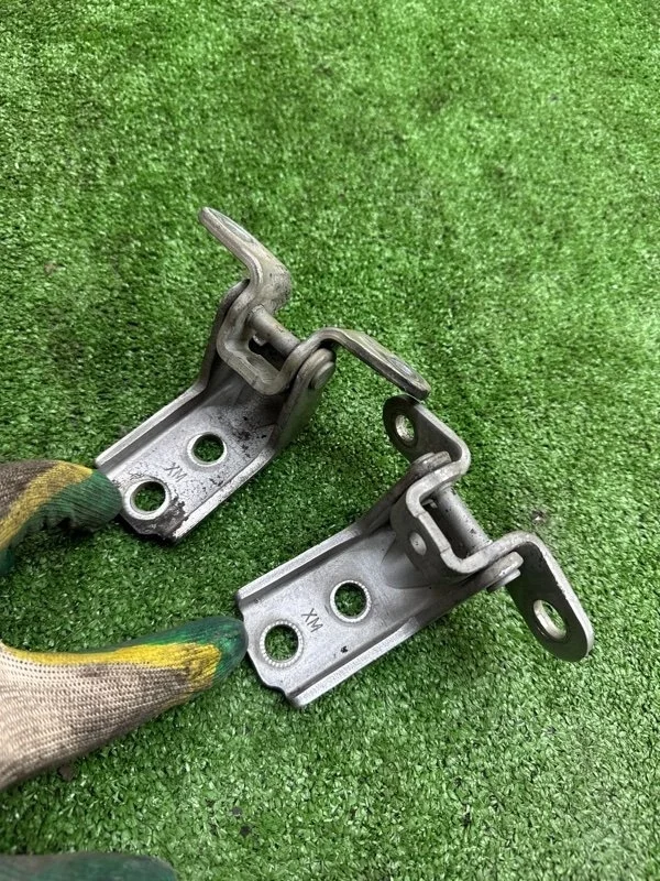 Петля двери Kia Sorento 2014 XM