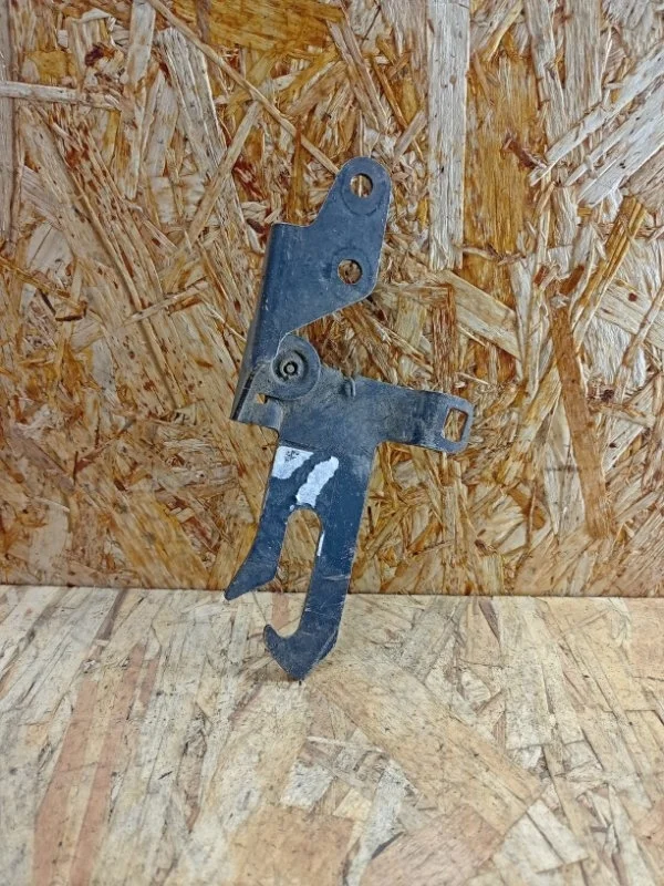 Крючок капота Volvo XC 90 2002-2015