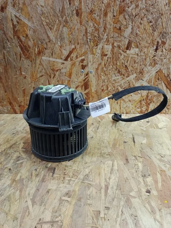 Моторчик отопителя Renault Sandero Stepway 2009-2014