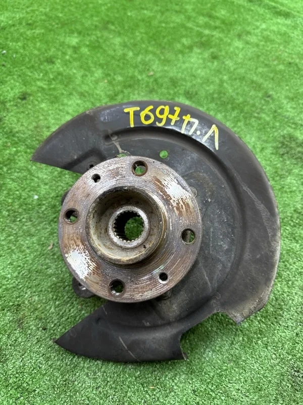 Кулак поворотный Renault Sandero Stepway 2009-2014