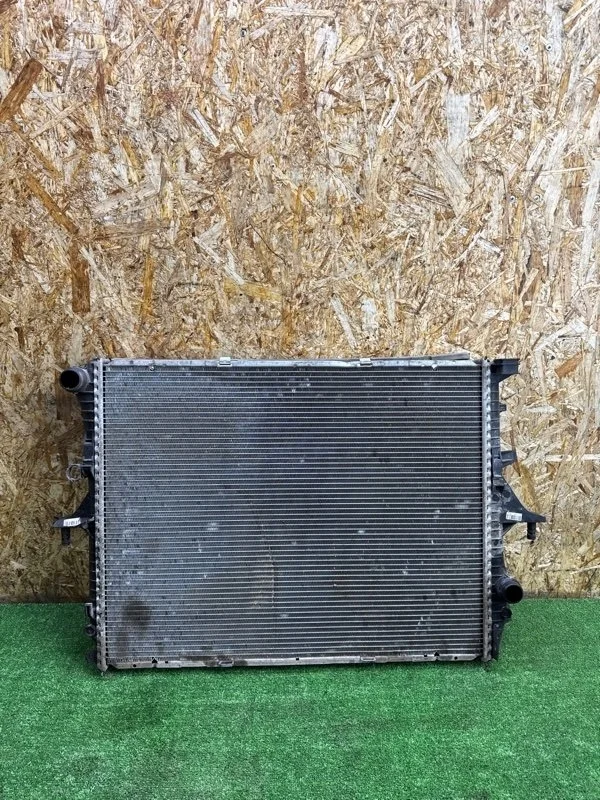 Радиатор основной Audi Q7 2005-2015 4L