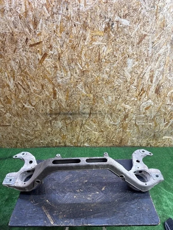 Кронштейн двигателя Audi Q7 2005-2015 4L