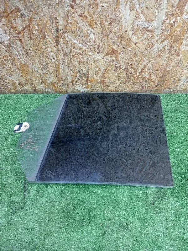 Стекло двери Land Rover RANGE SPORT 2005-2012