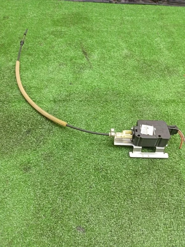 Активатор лючка бензобака Land Rover RANGE SPORT 2005-2012