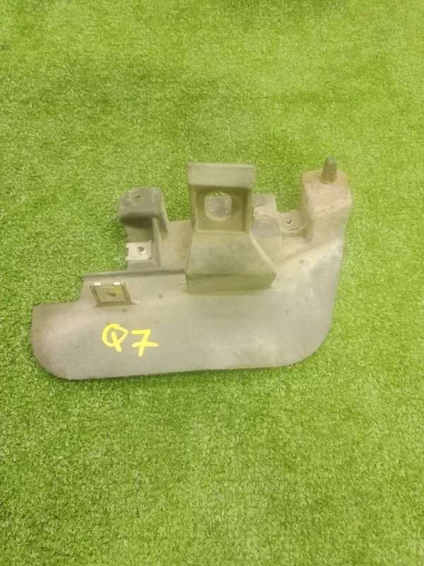 Брызговик Audi Q7 2005-2015 4L