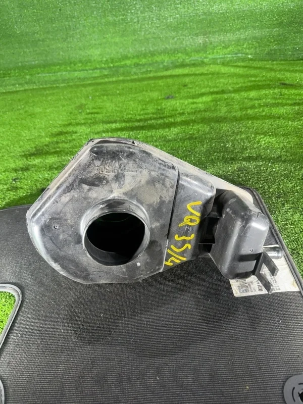 Резонатор воздушного фильтра Nissan Murano 2004-2008 Z50