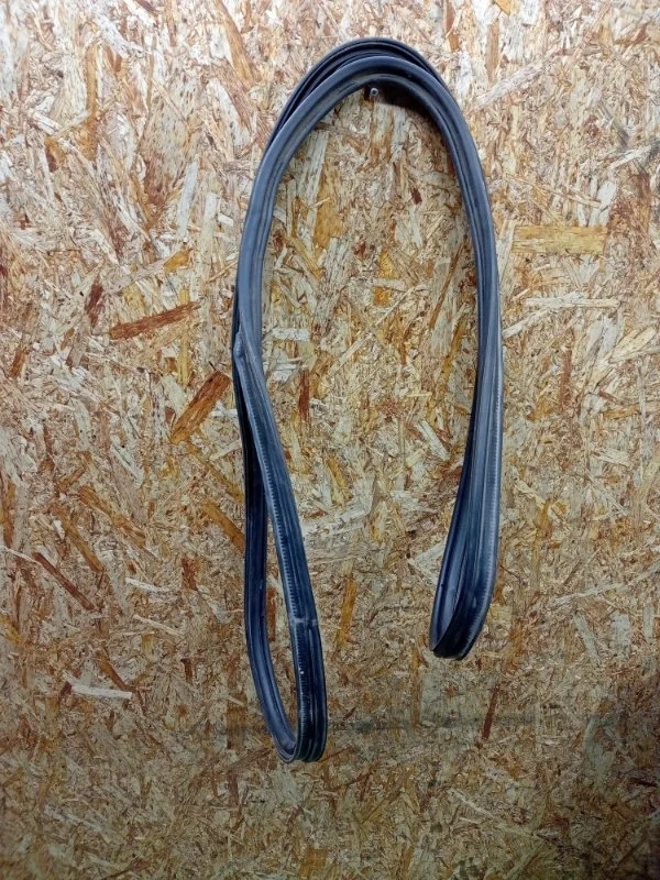 Уплотнитель багажника Chevrolet Lacetti 2003-2013