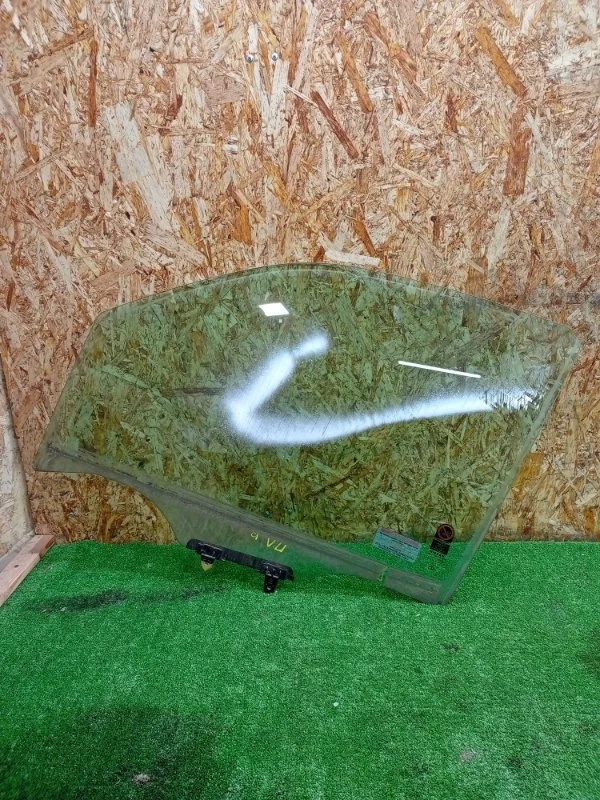 Стекло двери Nissan Pathfinder 2005-2014 R51