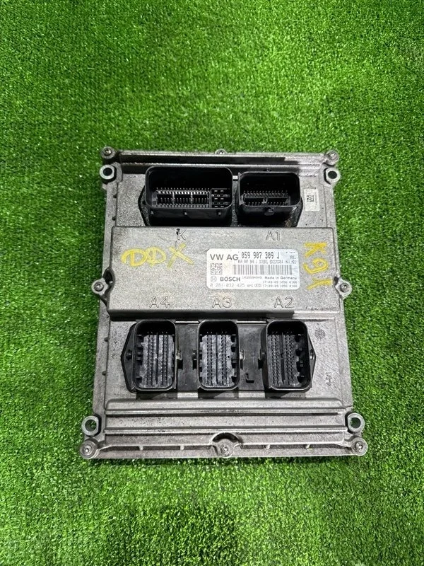 Блок управления двигателем Volkswagen Amarok 2010-