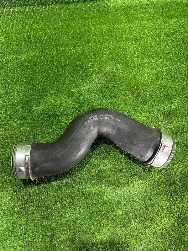 Патрубок интеркулера Audi A3 2004-2013 [8PA]