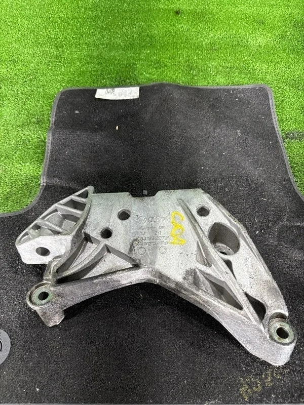 Кронштейн двигателя Volkswagen Passat 2011-2015 B7