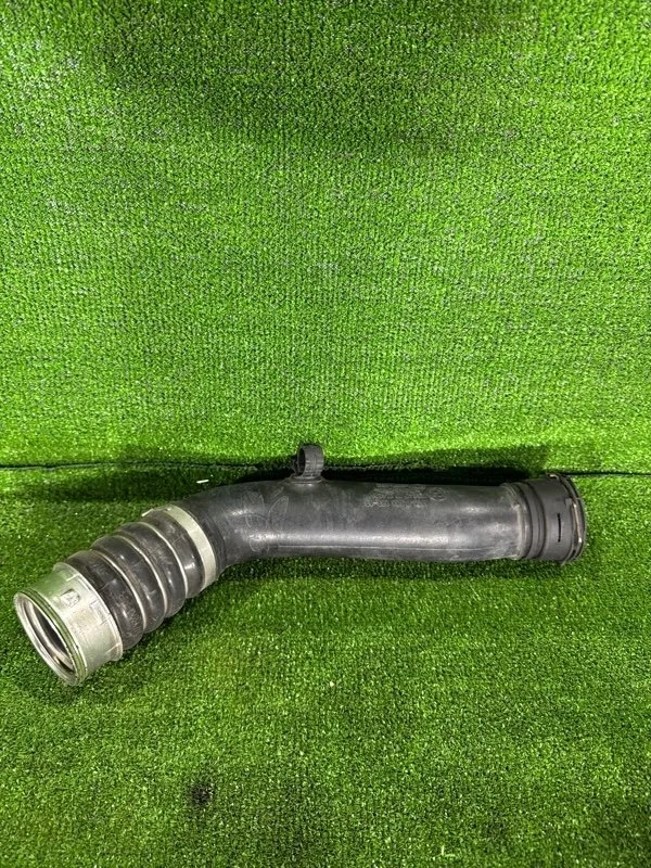 Патрубок интеркулера BMW X1 2009-2015 E84