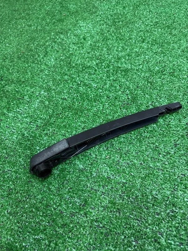 Поводок стеклоочистителя Renault Sandero 2009-2014