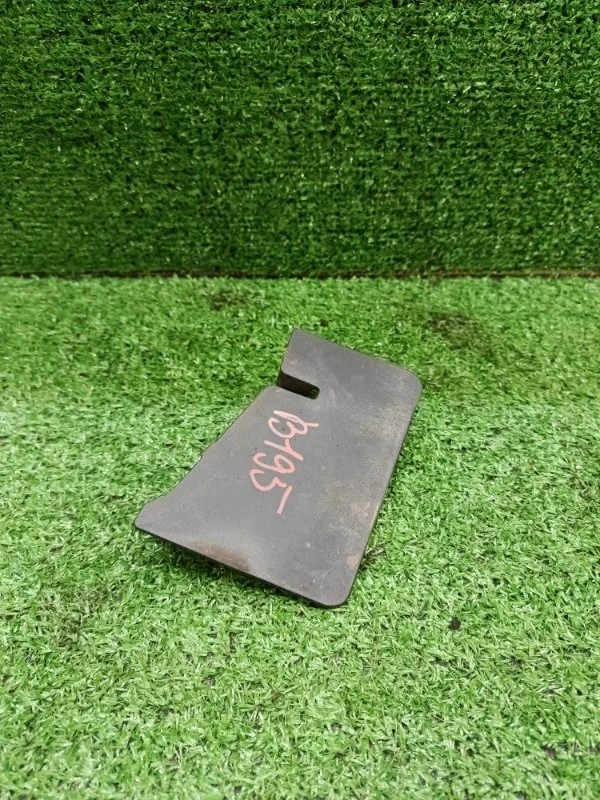 Брызговик Nissan Qashqai 2006-2014 J10