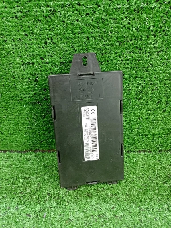 Блок комфорта Renault Sandero 2009-2014