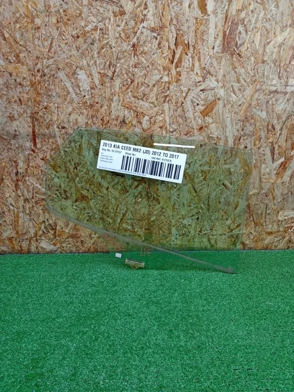 Стекло двери Kia ceed 2012-2018