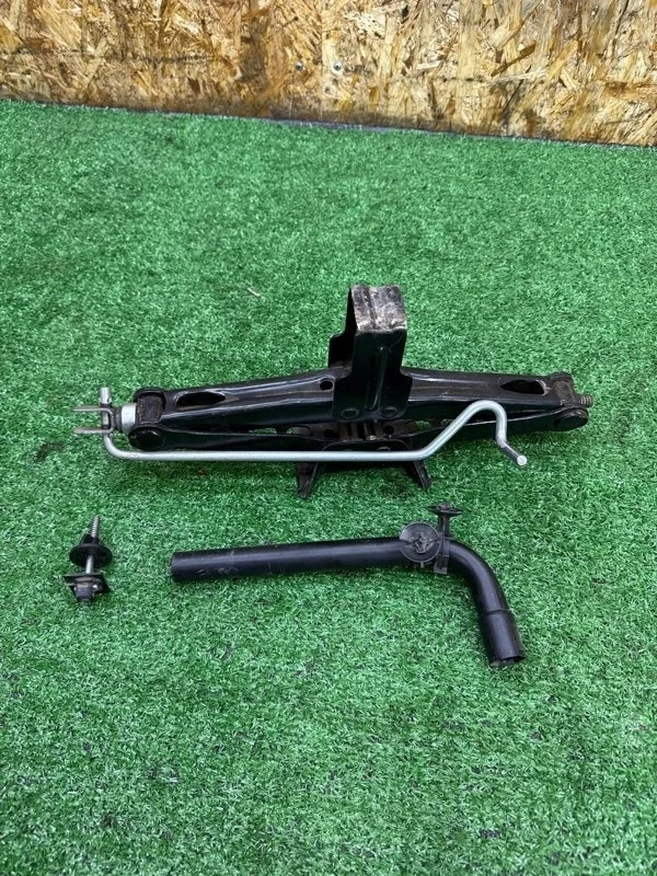 Домкрат Renault Duster 2010-2021