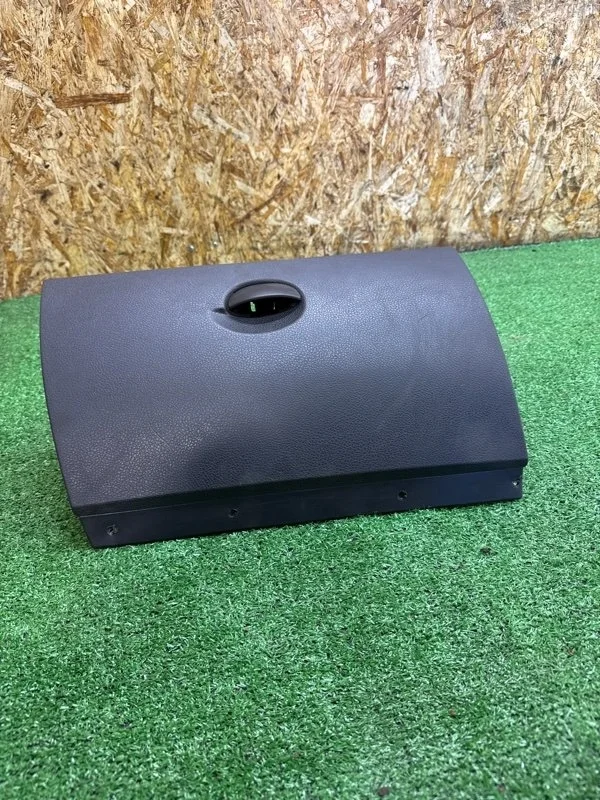 Крышка бардачка Renault Duster 2010-2021