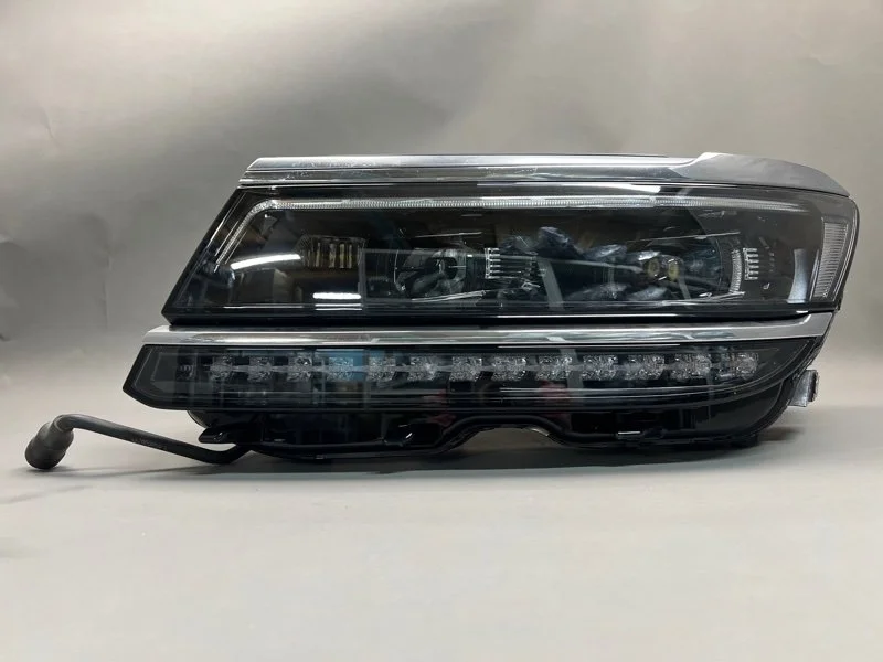 Фара Volkswagen Tiguan 2016-2020 5NB941081D 2, передняя левая