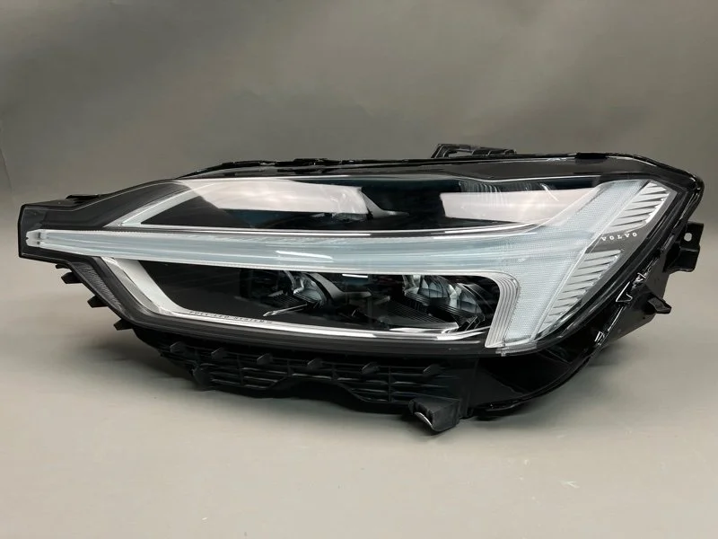 Фара Volvo XC60 2017-2022 31656616 II, передняя левая