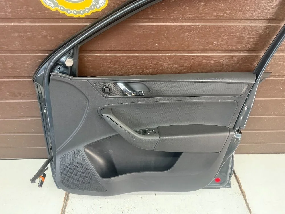 Стеклоподъемник двери электрический Skoda Rapid I (2012—2017)