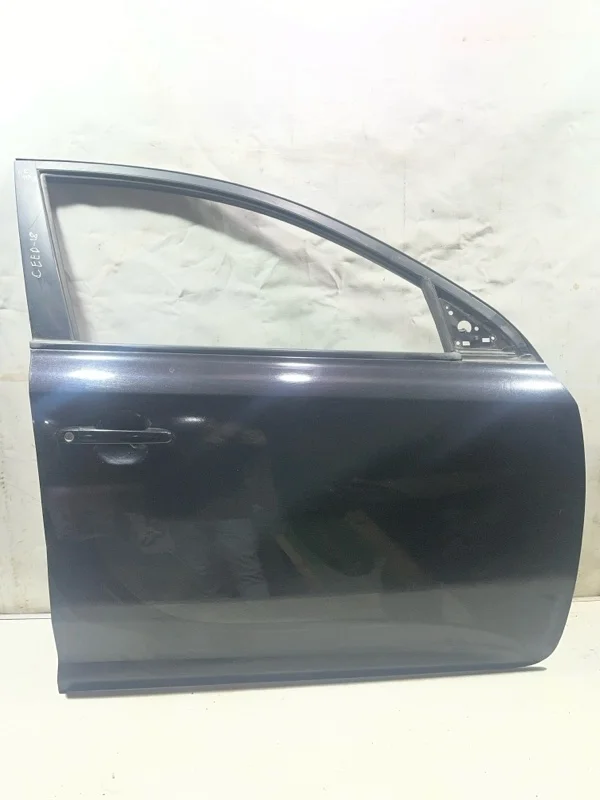Дверь передняя правая KIA CEED 1