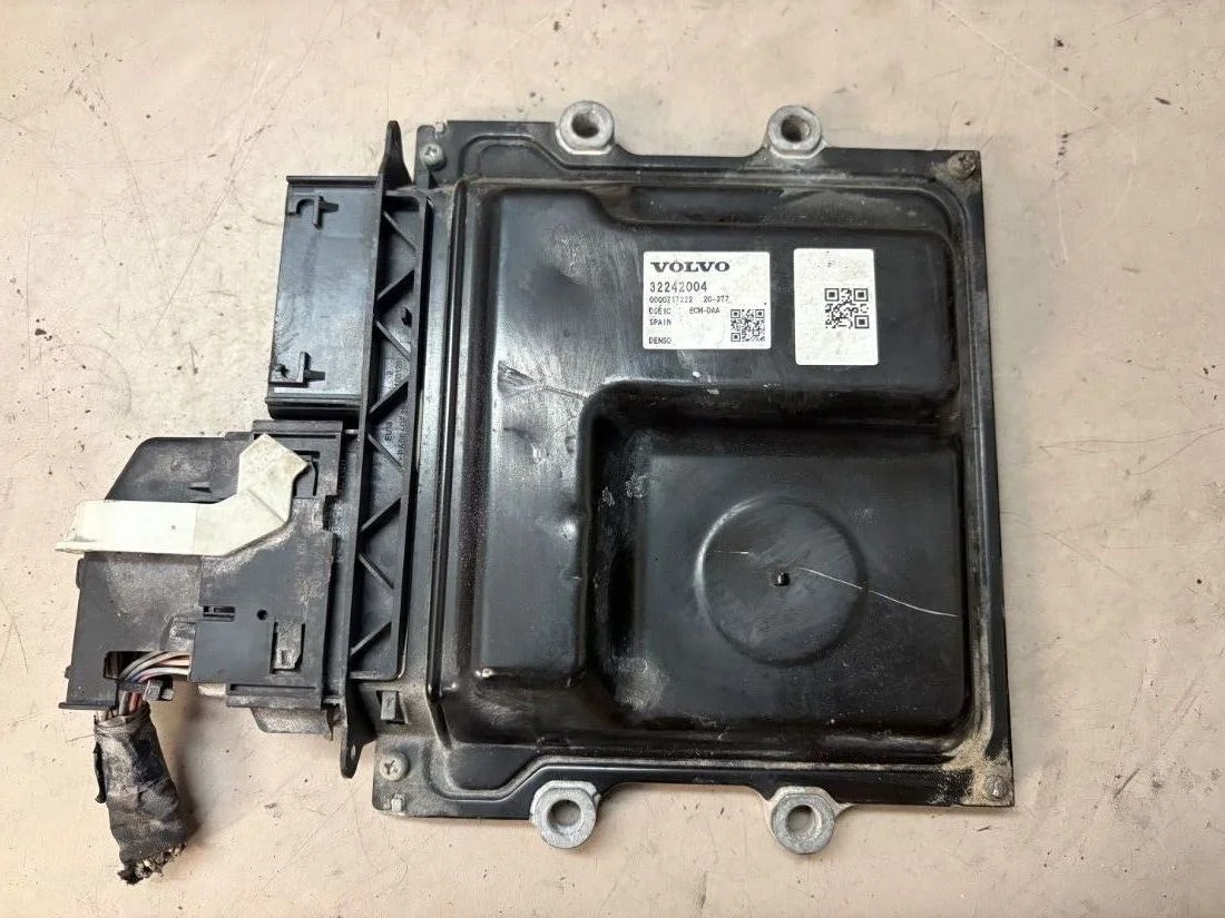 Блок управления двигателем 32242004 Volvo S60 2 2.0 Бензин