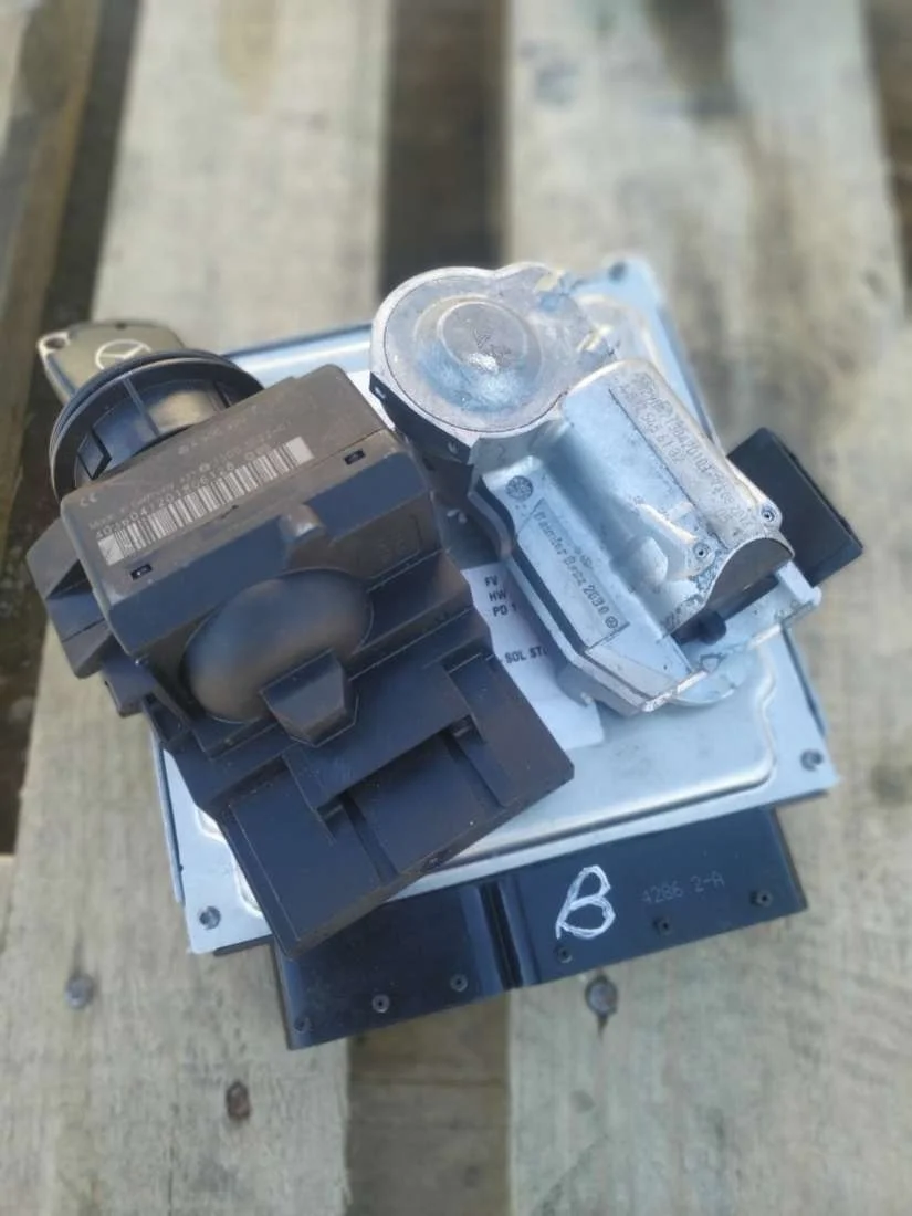 Блок управления двигателем A6519003403 Mercedes-Benz Sprinter W906 2.2 Дизель