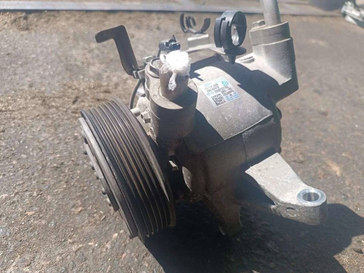 Компрессор кондиционера 73111FJ000 Subaru Legacy 6 2.0 Бензин