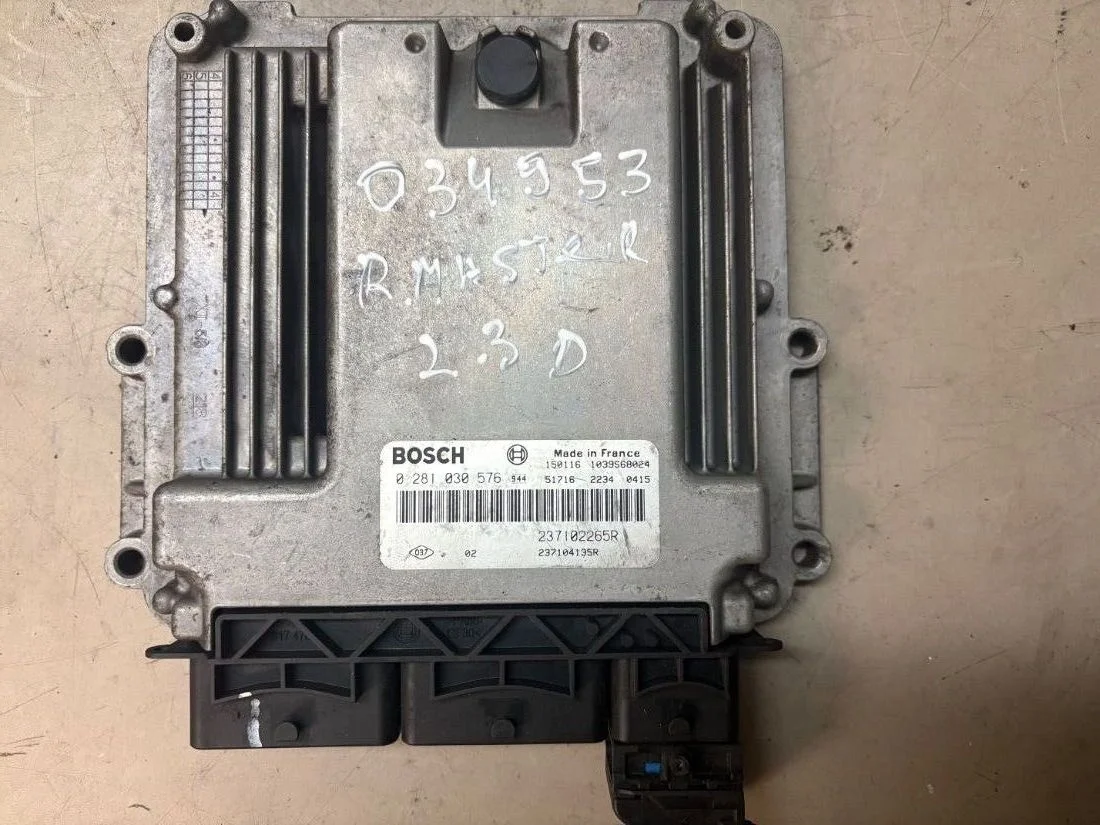 Блок управления двигателем 0281030576 Renault Master 3 restailing 2.3 Дизель