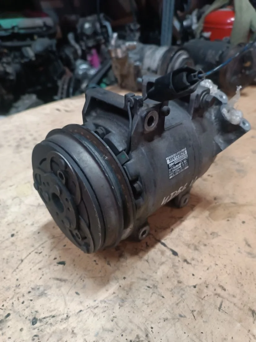 Компрессор кондиционера Z0009897A Mitsubishi Pajero Sport 2 2.5 Дизель