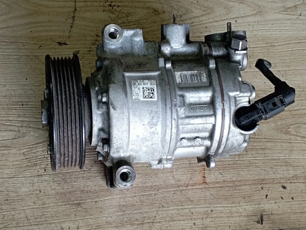 Компрессор кондиционера 5Q0820803F Audi A1 1.4 Бензин