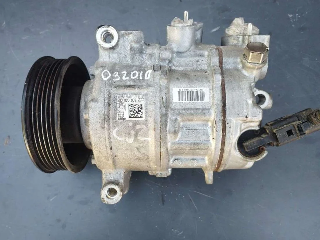 Компрессор кондиционера 5Q0820803 Volkswagen Golf 7 1.4 Бензин