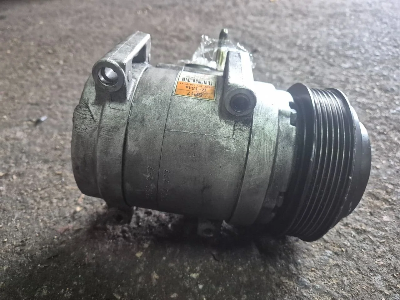 Компрессор кондиционера 6711303111 SsangYong Korando 2.0 Дизель