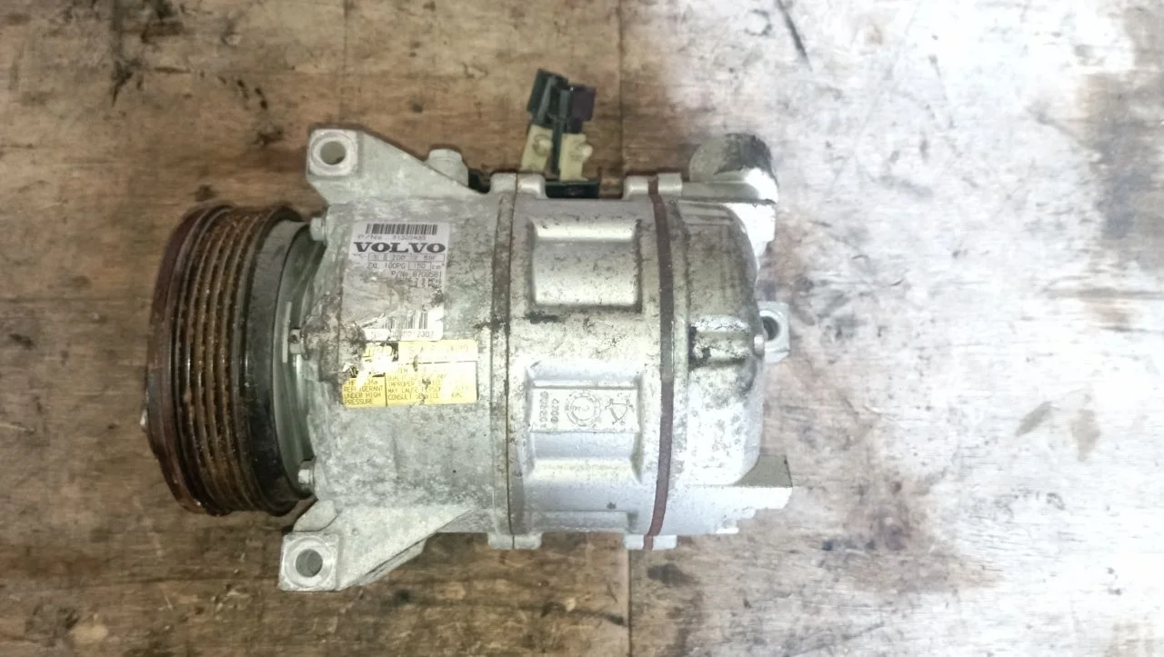 Компрессор кондиционера 31305833 Volvo V70 3 2.5 Бензин