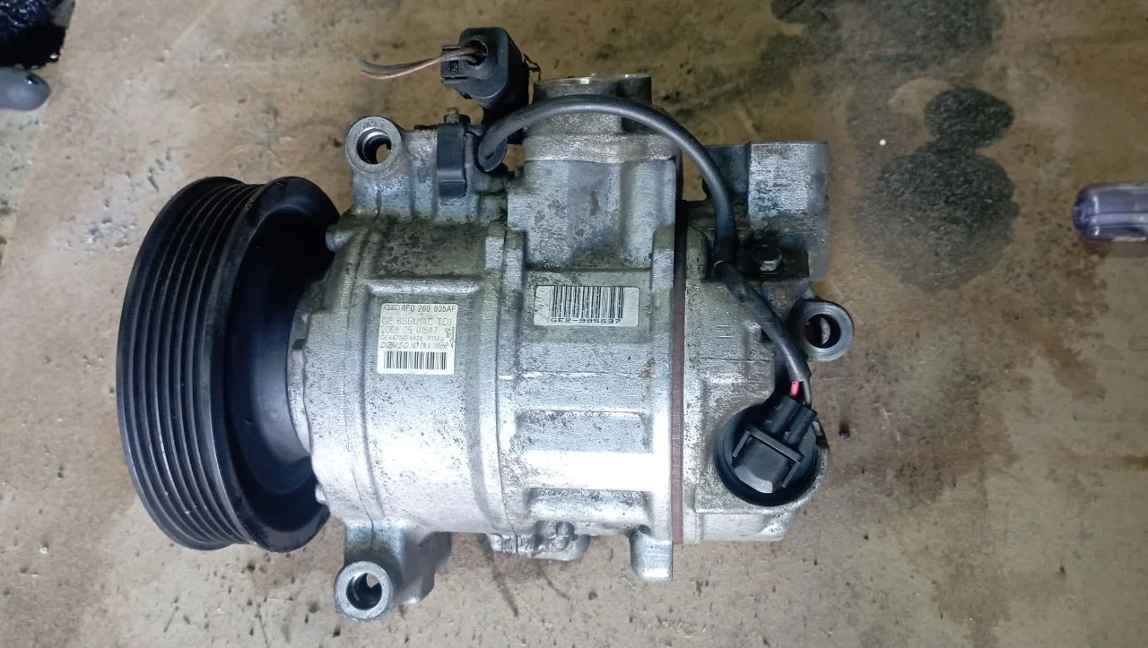 Компрессор кондиционера 4F0260805AF Audi A6 C6 (S6,RS6) 3.2 Бензин