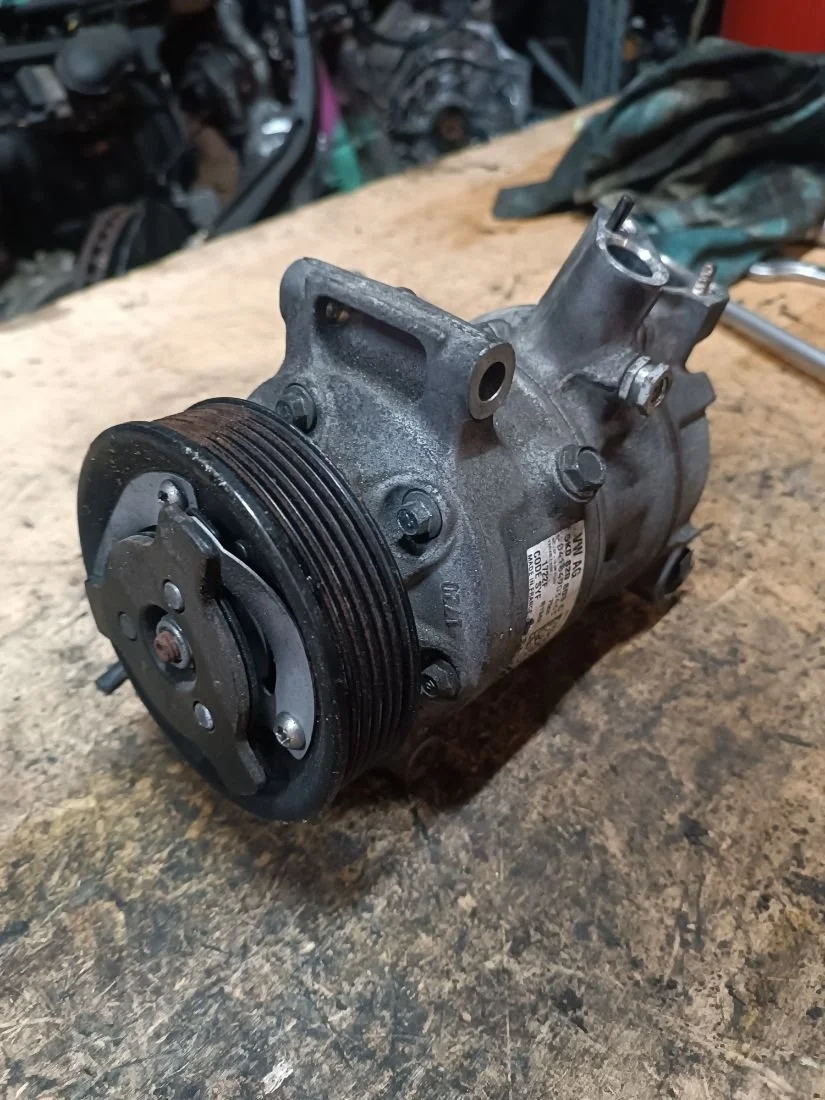 Компрессор кондиционера 5K0820803C Volkswagen Golf 6 1.2 Бензин