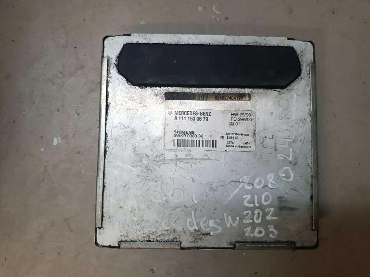 Блок управления двигателем A1111530679 Mercedes-Benz C W203 0